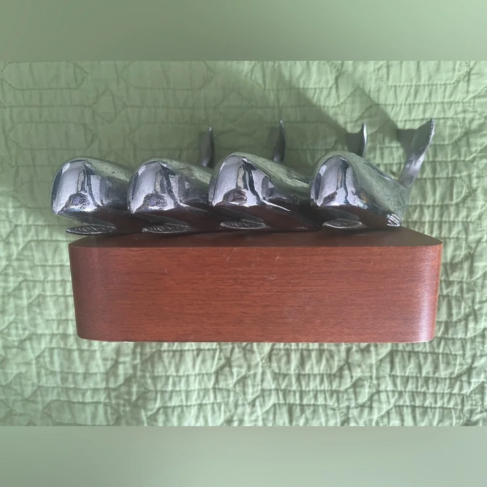 VINTAGE 4 SOLID STAINLESS STEEL SPERM WHALES ON WOODEN STAND-NAUTICAL DECOR - Picture 3 of 10